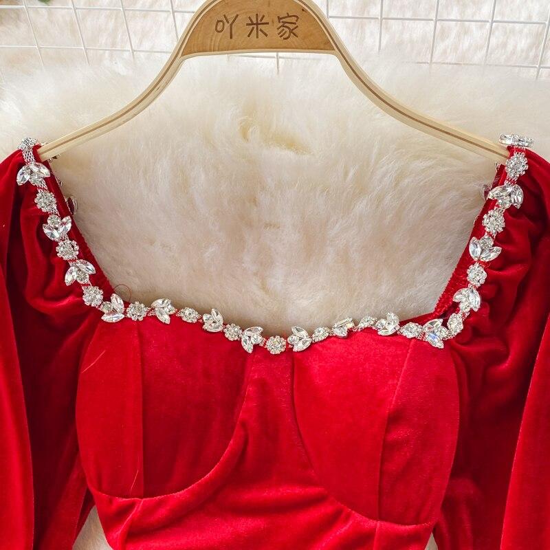 Podzimní nové večerní šaty Hepburn Rozdělené bokové šaty Sexy temperament Diamantový čtvercový výstřih Zlaté sametové šaty