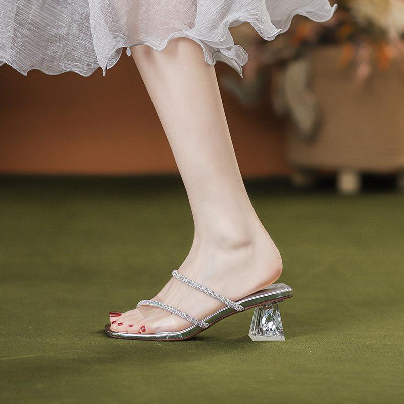 Wunderschöne coole Slipper, vielseitige transparente Strass-Vierkantkopf-Silber-High Heels, kühlendes Damen-Sommer-Französisch-Absatz