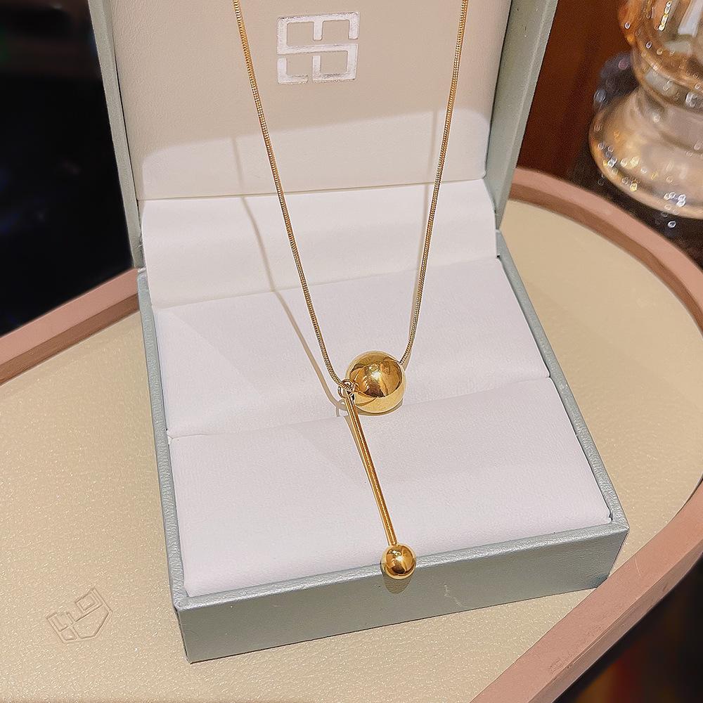Korean 18K Gold Titanium Steel Women's Clavicle Necklace - Versatile, High-End, Non-Fading Temperament Choker.