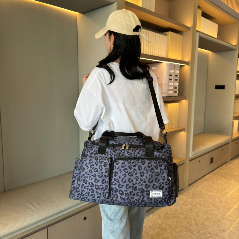 Leopard print model, color ribbon shoes, warehouse model, going out, portable travel bag, wet and dry separation fitness bag, can cover the tie rod.