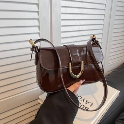 Nuova borsa baguette da donna retrò a mano sotto il braccio