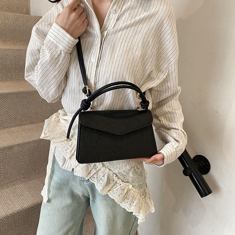 Small Square Bag Women's Bag 2025 Simple Embossed Retro Shoulder Bag, This Year's Popular Bag Women's New Casual Messenger Bag