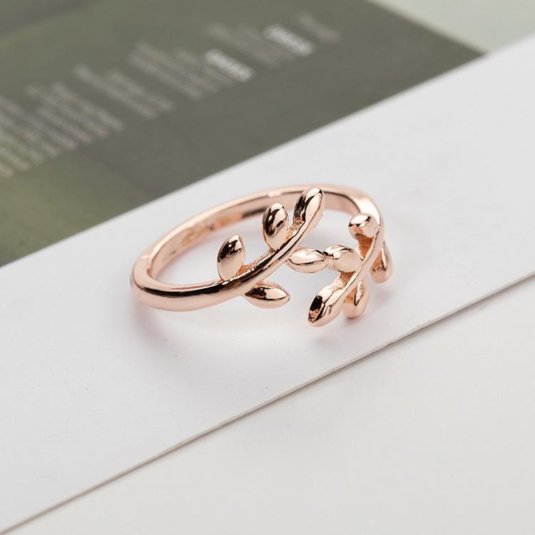 Korean Silver-Plated Laurel Leaf Jewelry Set: Hypoallergenic Ring and Bracelet for Ladies