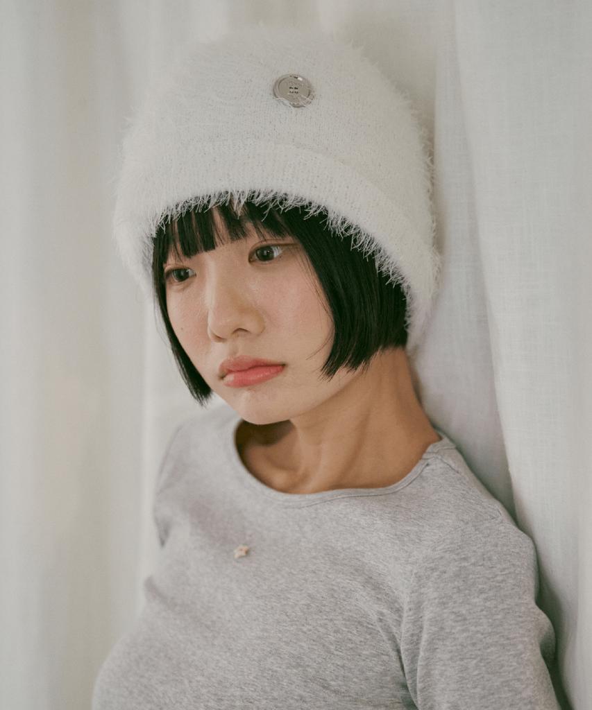 Aiseiyeleu Yerr Button Beanie (White)