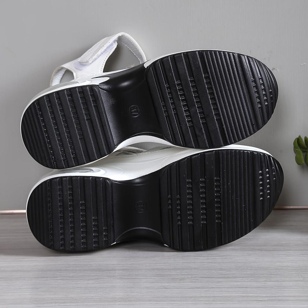 Lässige Synthetik-Sandalen mit atmungsaktivem Cut-Out-Design und dicker Luftpolstersohle