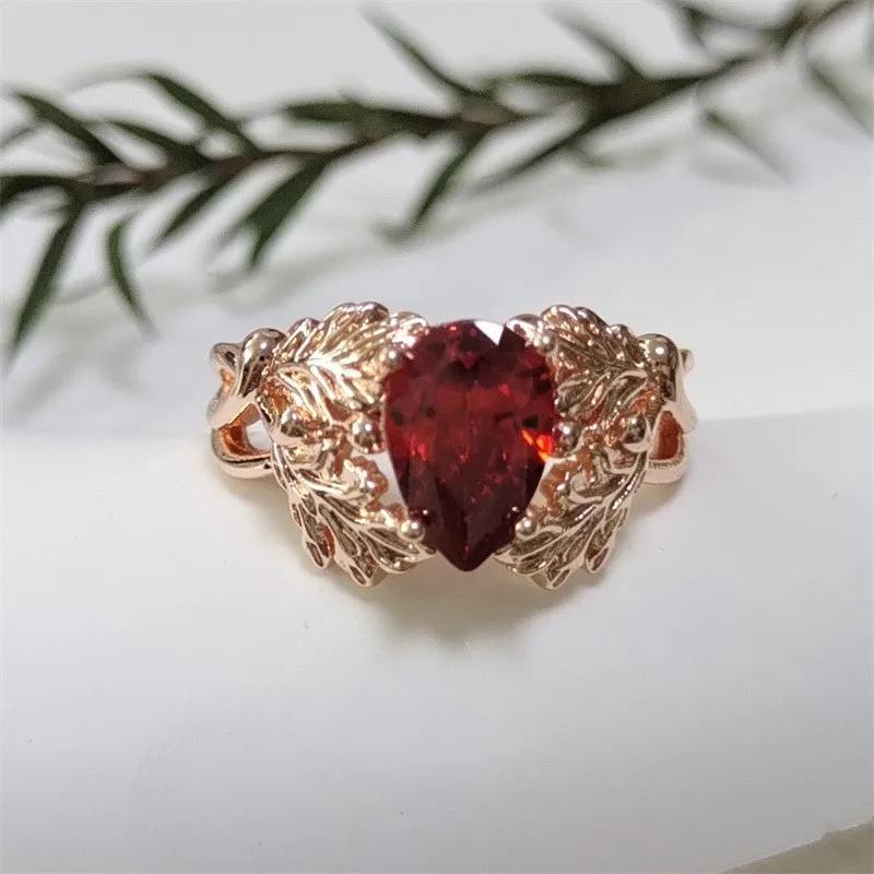 New Personalized Copper Set Zircon Women's Ring with Colorless Ruby Droplets