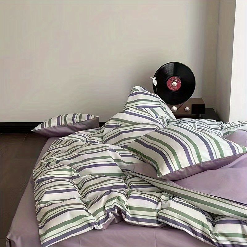 Modrý kostkovaný jahodový medvěd Čtyřdílný povlak na přikrývku Prostěradlo pro ubytovnu Třídílné povlečení