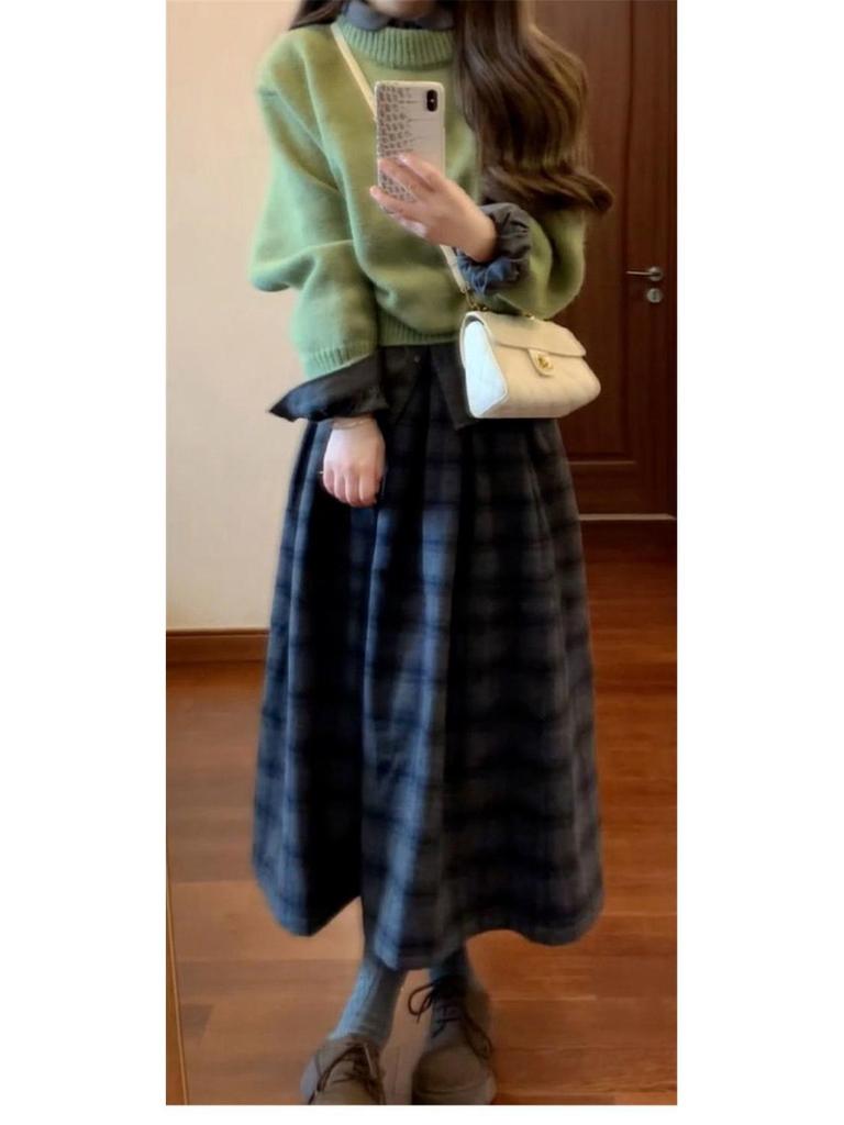 Luxury Petite French Knitted Green Sweater Dress for Women - Autumn/Winter 2024