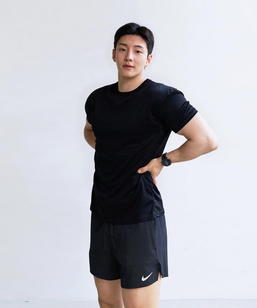 HECKCOOLNAM Mesh Cooling Muscle Fit Short Sleeve Running T-Shirt That Makes Shoulders Look Wider