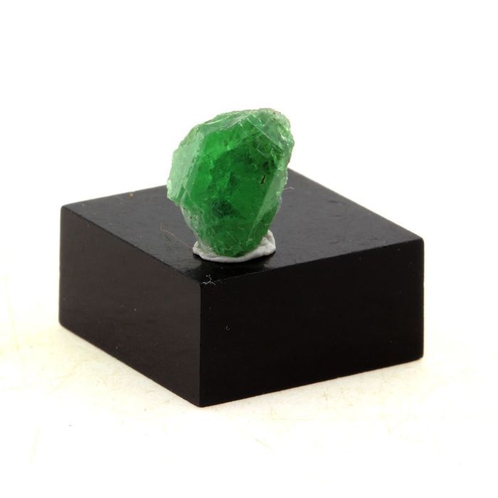 Pierres et Minéraux. Grenat Tsavorite. 5.19 ct. Manyara Region, Tanzanie.