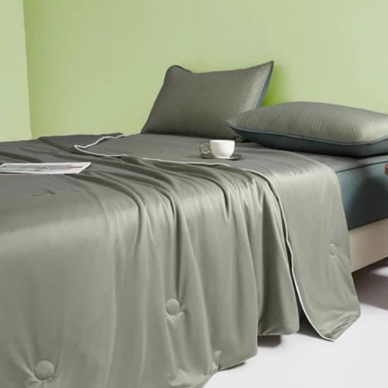 New Summer Quilt Single Piece Soft And Comfortable Air Conditioner For Student Dormitory Machine Washable Thin Quilt