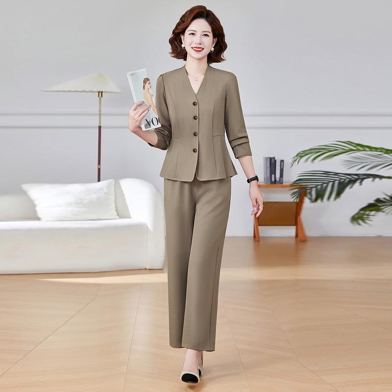 Conjunto de Duas Peças Elegante da Coleção Primavera 2025 da Mamãe para Mulheres de Meia-Idade e Idosas