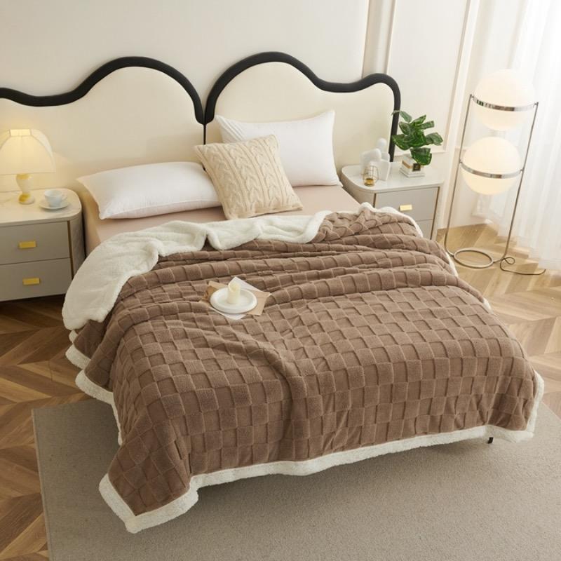 Chessboard Getafur Lamb Fleece Blanket Thickened Autumn and Winter Keeping Warm Sofa Blanket Can Be Used As A Bed Sheet