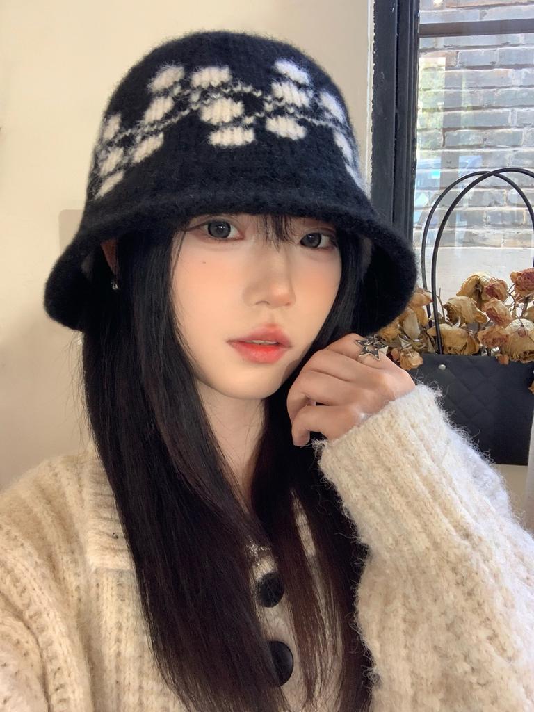 Retro Style Jacquard Knitted Bucket Hat Women's 2025 New Plush Hat, Ear Protection and Face Small Pullover Hat