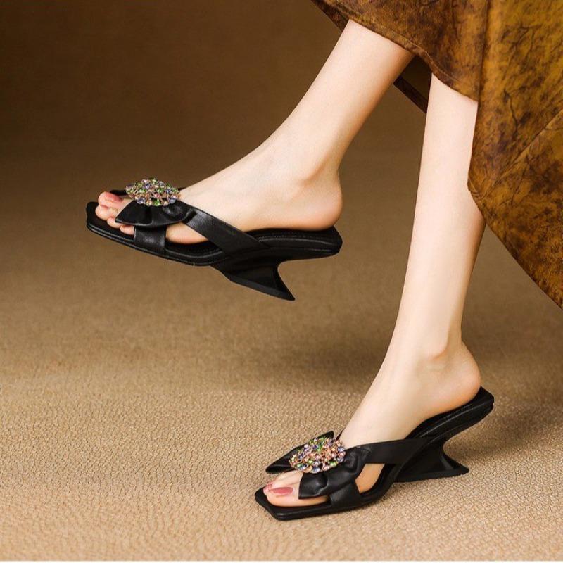 Fashion Summer Wedge Open Toe Going Out Half Slippers  New Square Headpiece Diamond Bow Slip-on Anti-slip Wear-resistant Kitten Heels