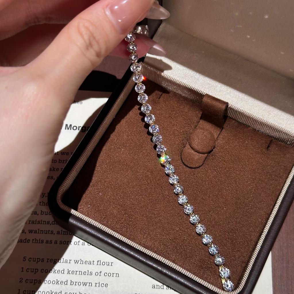 Fashion Light Luxury Eagle Claw Lace Star Bare Diamond Bracelet Advanced Sense Eight Hearts Eight Arrows High Carbon Diamond Zircon Women 2026