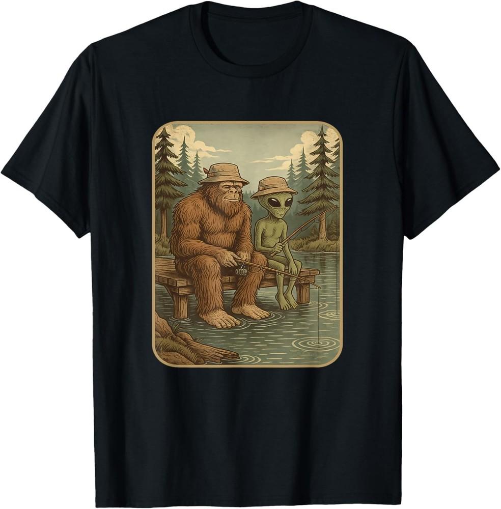 

Bigfoot Fishing Men Boys Sasquatch Fishing Distressed T-Shirt unisex T-Shirt XL