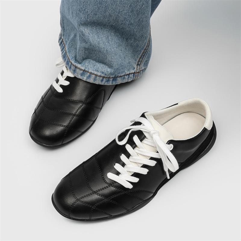 Men'S Vintage Retro Running Sneakers Round Toe Lace-Up Low Top Flat Leather Derbys American Style Commuter Shoes Trendy New
