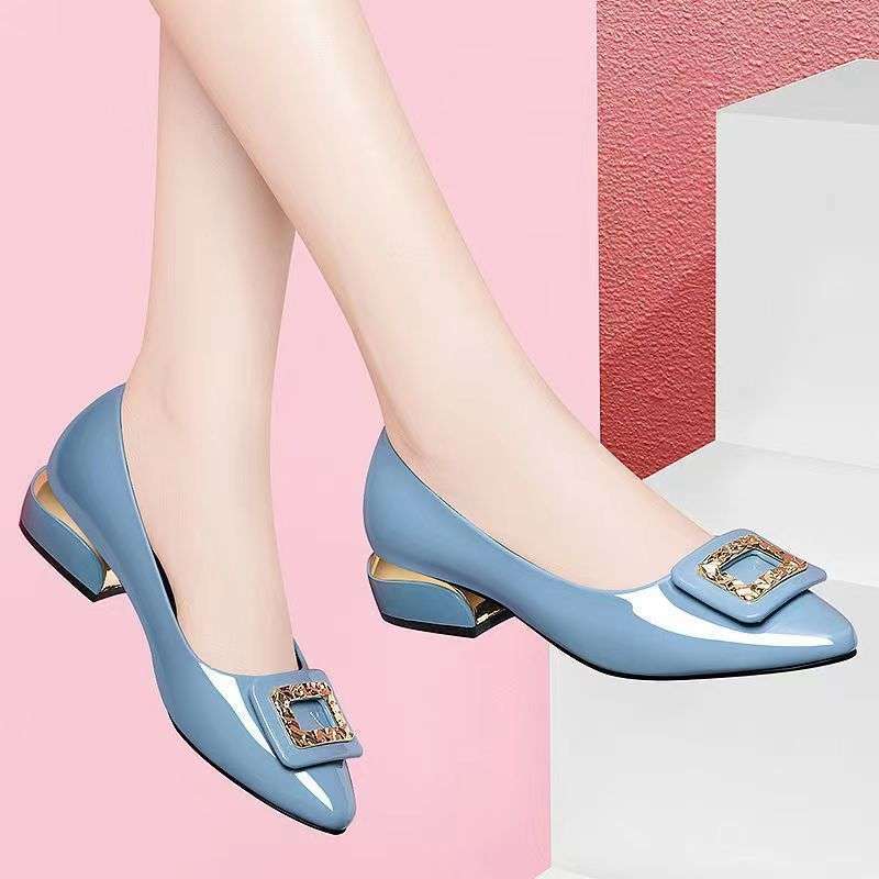 Real Soft Leather Single Shoes Women's New Large Size Thick Heel Patent Leather Low Heel Pointed Versatile Shallow Mouth Professional Fashion Women's