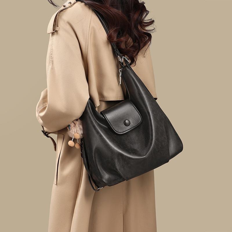 Bags New women's bags Autumn and winter shoulder armpit bags Large capacity commuter casual tote bags