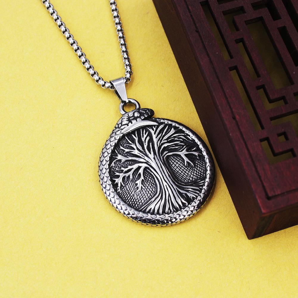 Europäische und amerikanische Retro-Diamanten-Inlay Hip-Hop-Stil Edelstahl Kreuz Halskette