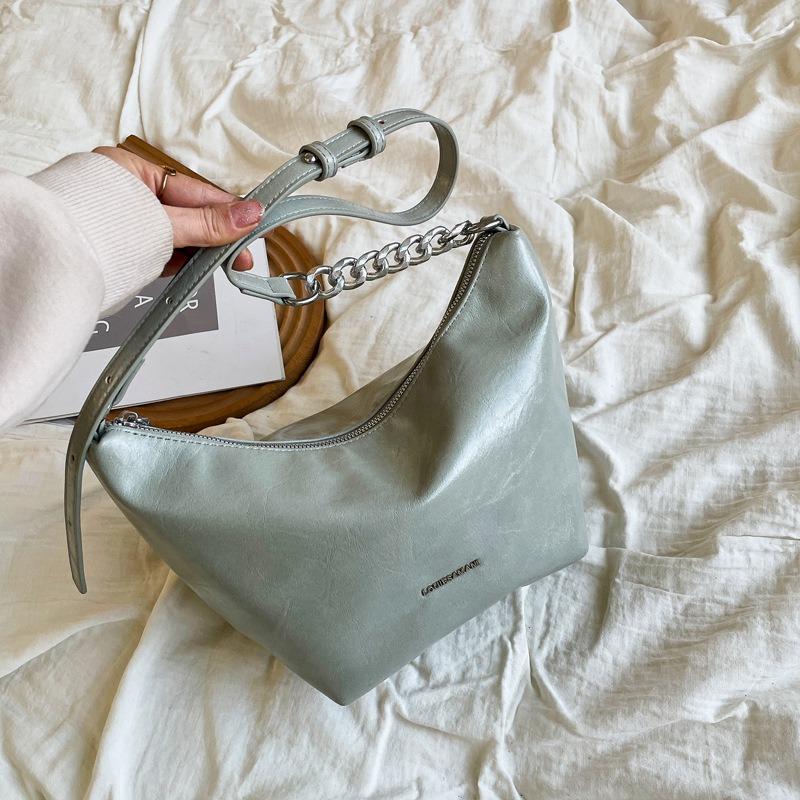 Underarm bag women's large-capacity new niche design fashionable and versatile single shoulder handbag bucket bag