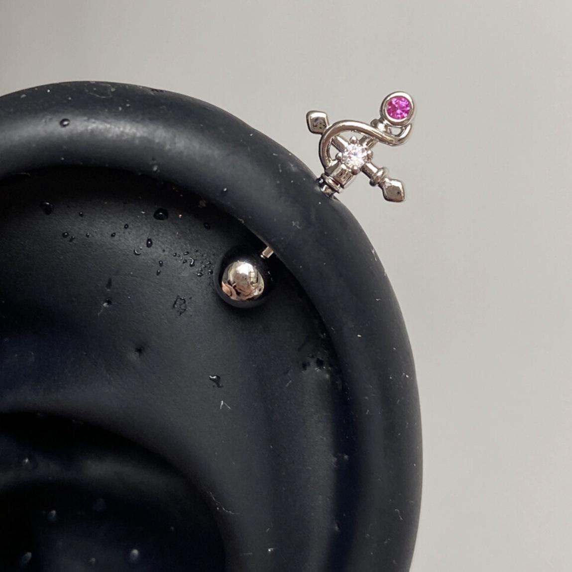 

«Стильные вертикальные серьги-гвоздики в форме ушных косточек — гипоаллергенный медицинский титан, международный модный дизайн»