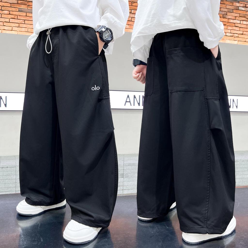 Klučičí cargo kalhoty - Kolekce podzim 2025: Ležérní dlouhé kalhoty pro střední a velké děti