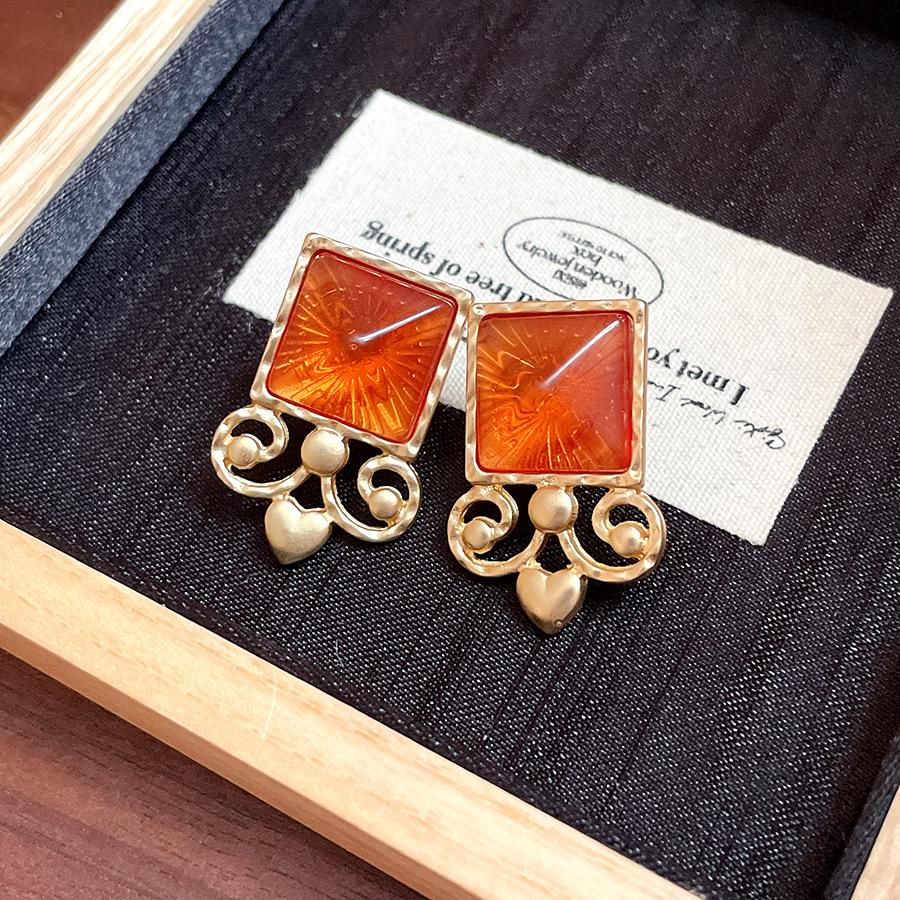 Silver Needle Geometric Irregular Resin Y2K Earrings - Retro Stud Ear Accessories for Women