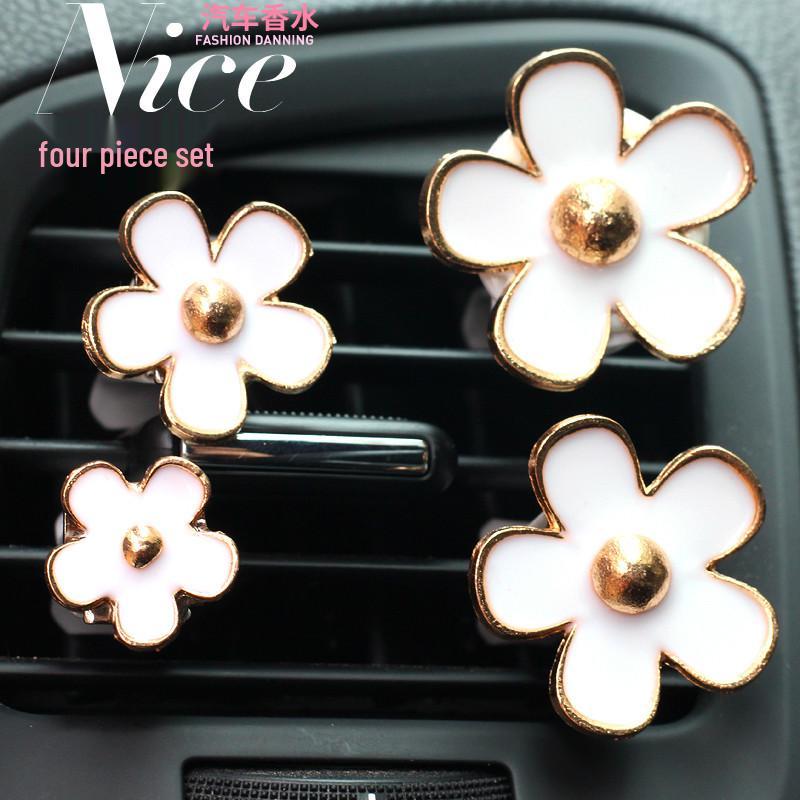 Women's Flower Car Interior Aromatherapy Vent Clip Set - 4 Pieces