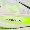 Nike Baskets Homme Vomero 18 White Volt Barely-Volt Noir HM6803-120