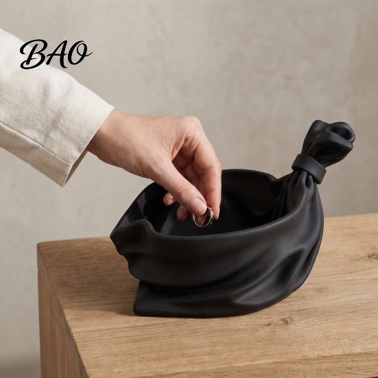Modern Home Decor Tray 3D Printed Gift Bag Shaped Storage Tray, Pleated Catchall Bowl for Candy, Small Jewelry Organizer Festive Table Centerpiece