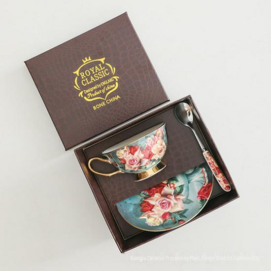 European-Style Hand-Painted Bone China Gold Coffee Cup with Spoon - Elegant Gift for Home, Office, or Outdoor Use