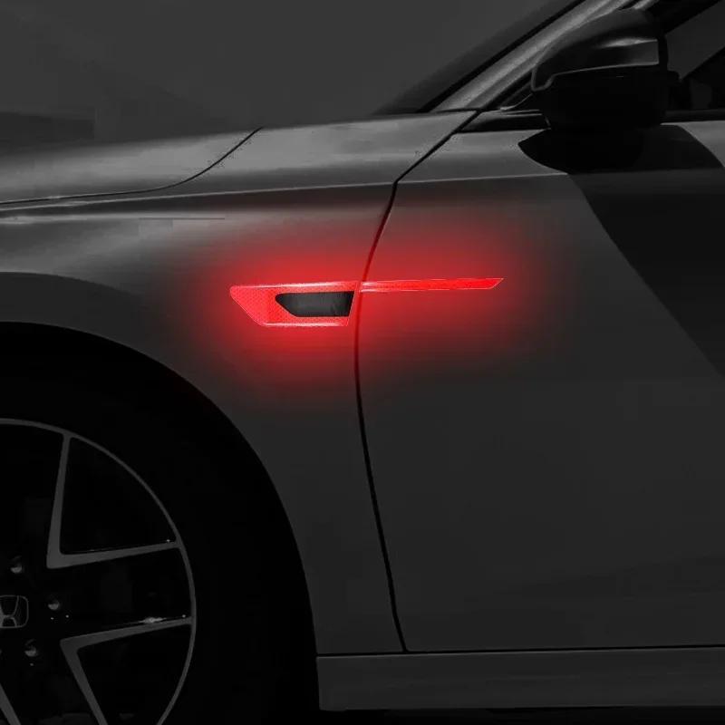 

2 шт. светоотражающие наклейки на кузов автомобиля, боковые предупреждающие наклейки на двери, светоотражающие полосы против царапин и столкновений красный