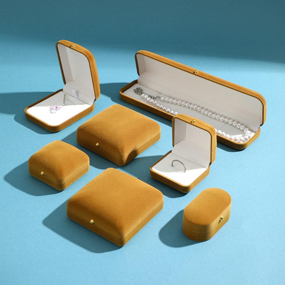 Earrings Storage Case Red Velvet Velvet Jewelry Box Golden Clasp Flip-Top Timeless Jewel Organizer For Rings For Vanity Jewelry