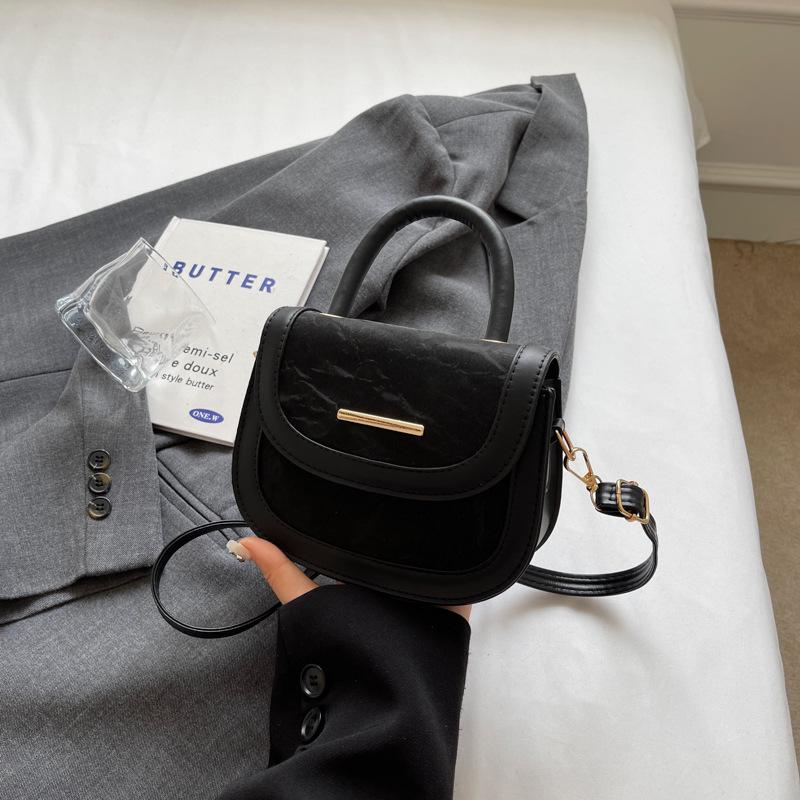 

Темпераментная модная сумка через плечо, нишевый дизайн, ретро-сумка-седло 2024 года, новинка лета, корейская версия, сумка-мессенджер чёрный