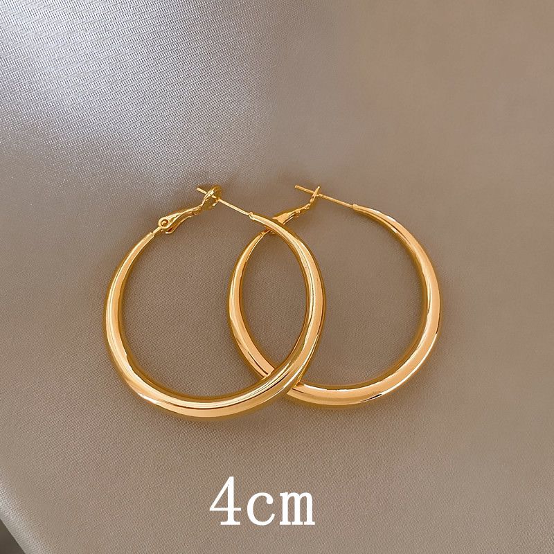 Fashion Blogger, Gold Big Circle Earrings, Female Giant Good-Looking Studs, Cold Wind Earrings, Fashionable Exaggerated Plain Circle Earrings.