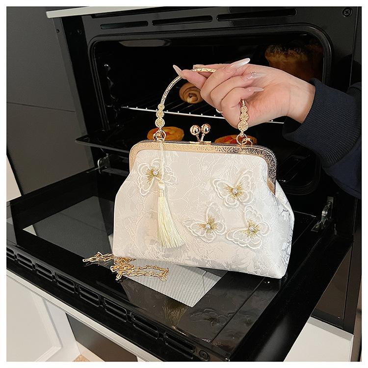 Handgefertigte 3D-Blumen Cheongsam Clutch - Hanfu Perlenketten-Tasche (Chinesische traditionelle Rahmenbörse für lässige und formelle Anlässe)