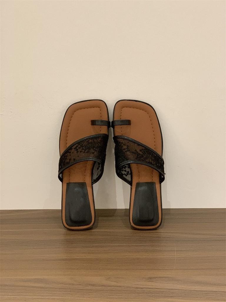 Cool slippers women's outer wear summer 2025 new French fashion casual beach lace thick heel pinch toe half drag