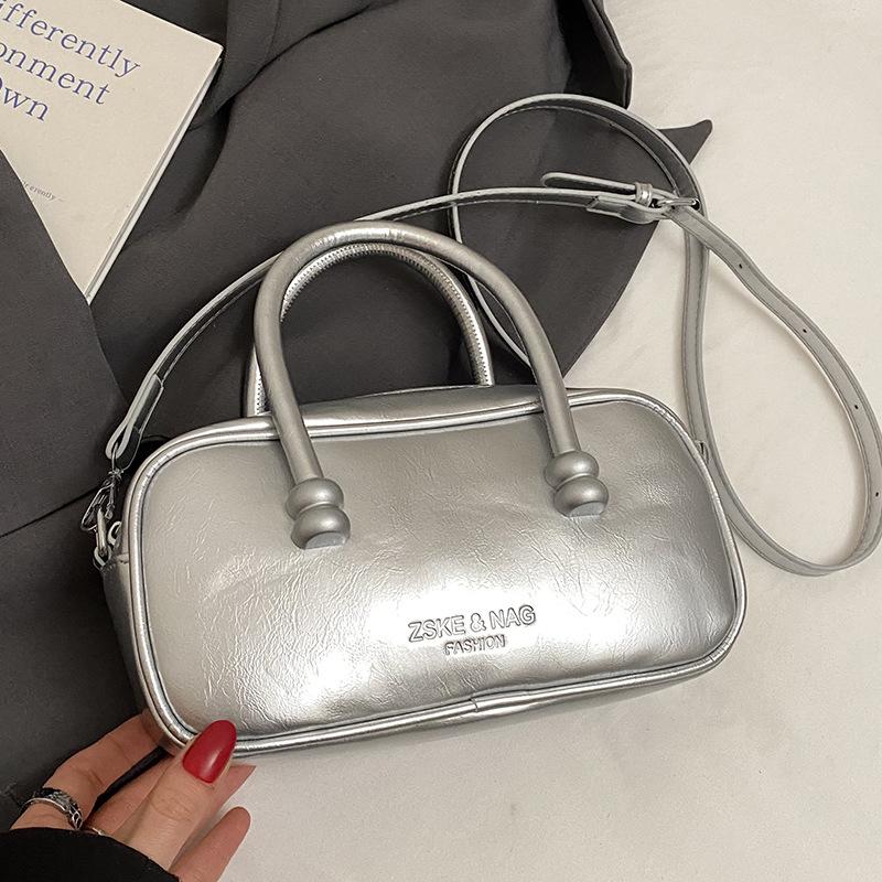 Korean Version of Fashionable Simple Retro Solid Color Portable Boston Bag Casual Versatile Solid Color Commuting Foreign Style Messenger Women's Bag