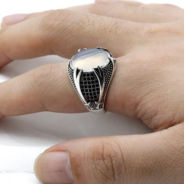 He Cheng Retro Krummsäbel Herrenring - Antiksilber mit schwarzem Zirkon