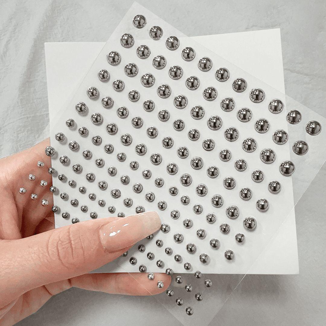 

Стразы Самоклеящиеся Наклейки-Имитация Пирсинга: Бровь, Нос, Губа, Серьга, Хрящ уха и Макияж с блестками - Посеребренный полукруглый дизайн.