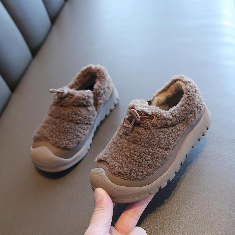 Children's wool shoes 2025 autumn and winter new small lamb's hoof cotton shoes one pedal boys and girls lamb wool warm casual shoes