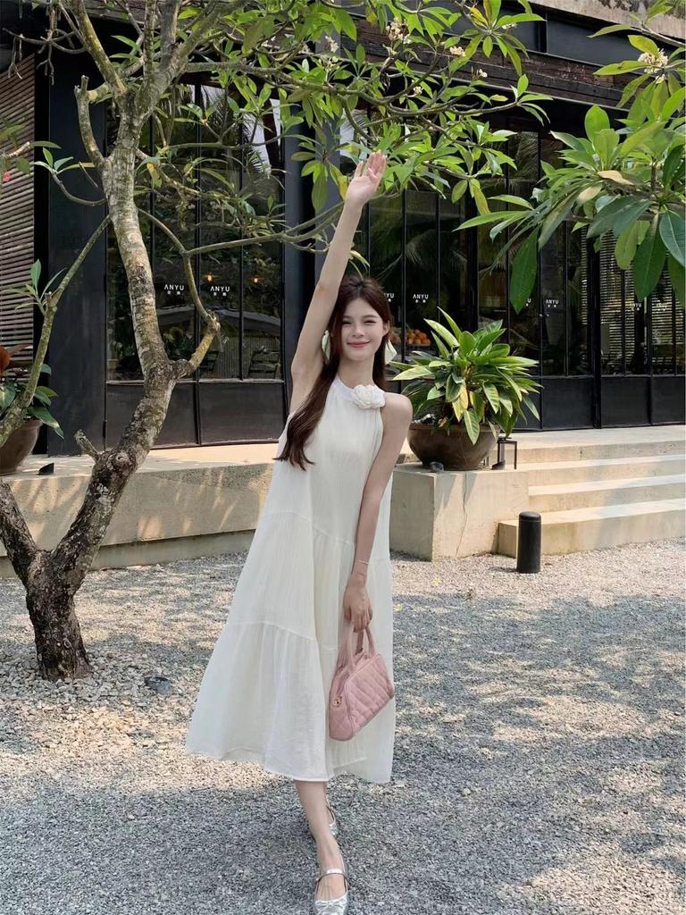 2026 new French lightweight three-dimensional flower neck sleeveless solid color pendulum long dress vacation dress women's summer
