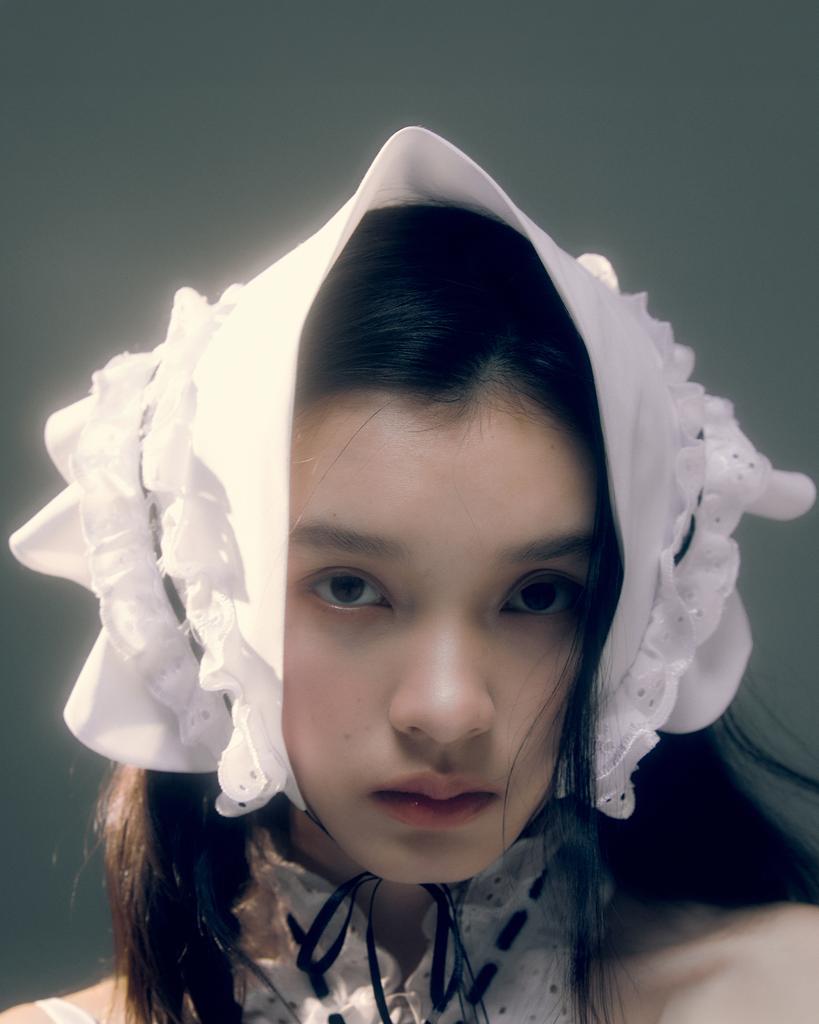 Leobyui Anglaise Bandana White