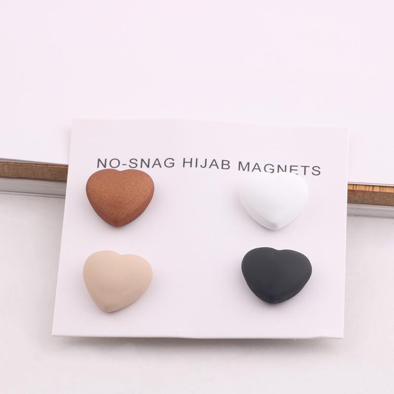 Hui Hijab Scarf Heart-Shaped Magnetic Collar Clip