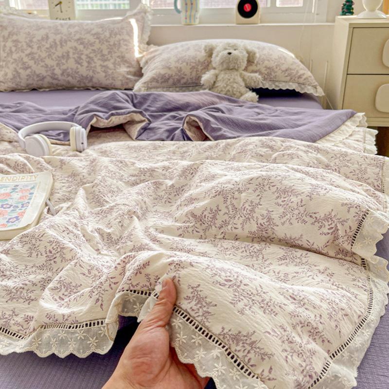 Exquisite Lace Crinkle Gauze Cotton Summer Quilt Skin-Friendly Washable Multi Size Bedding For Cozy Bedroom Summer Sleeping