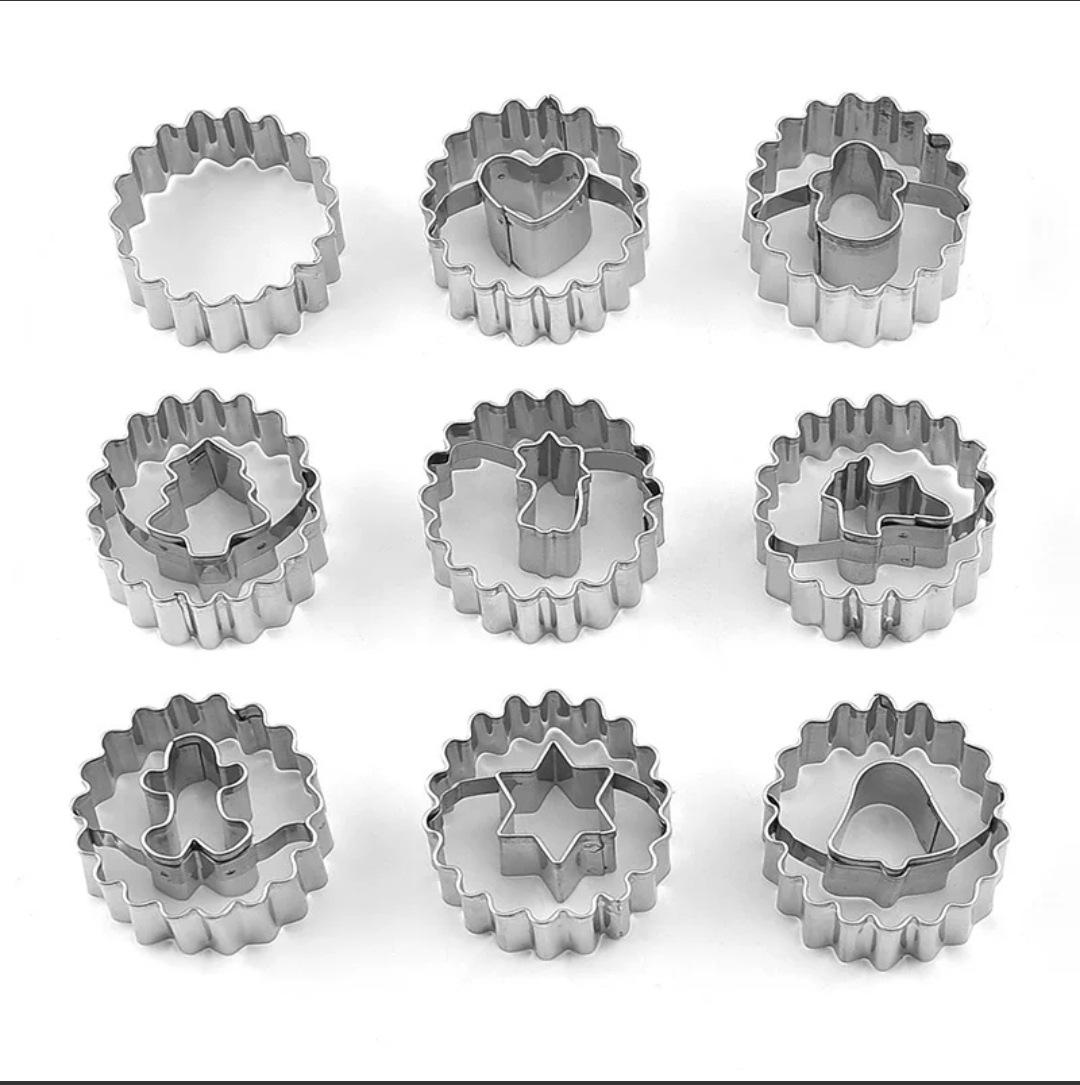 

9 piece Christmas Stainless Steel Cookie Mold, Food-grade Baking Utensil Set, Suitable for Party Baking DIY Pastry Desserts
