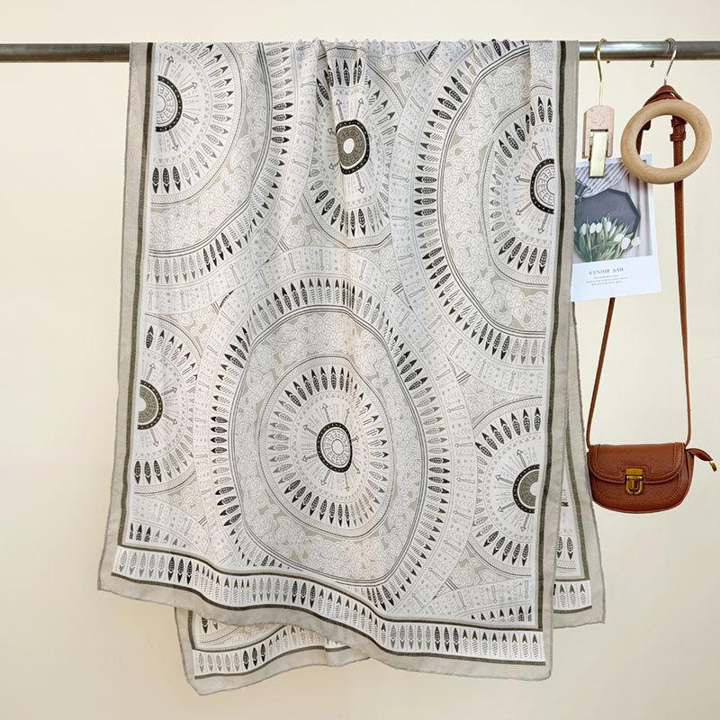 Elegant Women Silk Scarf Beach Wrap Shawl Retro Print Ladies Sunscreen Bandanas Hijab Mujer Boho Scarve Pareo Casual Fashion New