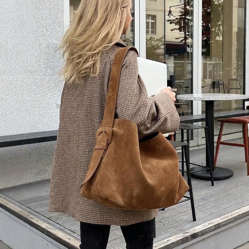 

Large-Capacity Frosted Shoulder Bag Female Casual Versatile Bucket Bag Temperament Commuting Tote Bag For Women Gifts